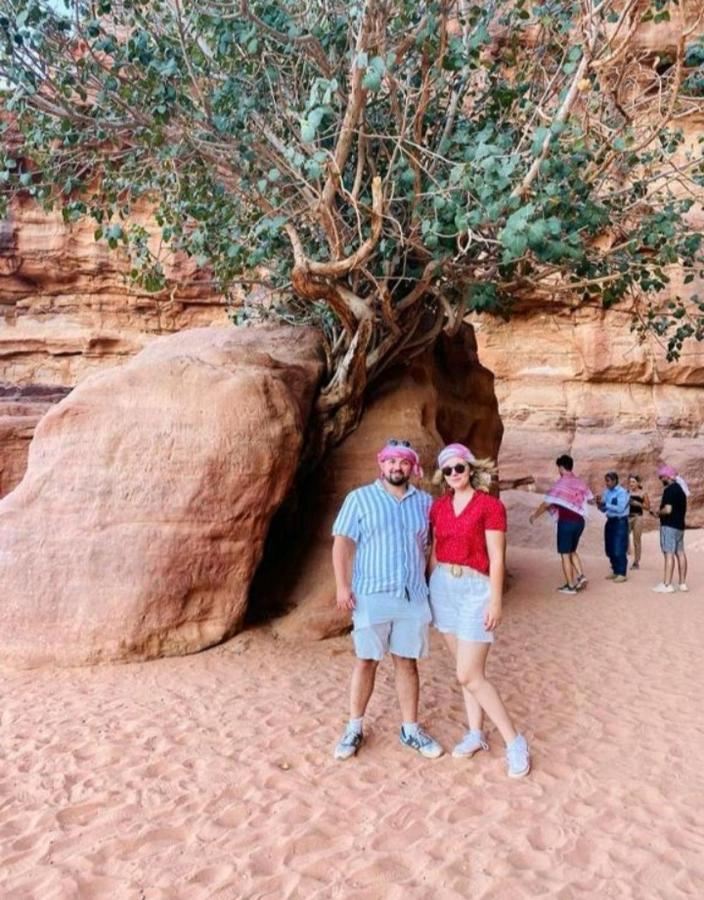 Saleem With Jeep Tour Apartment Wadi Rum Exterior photo