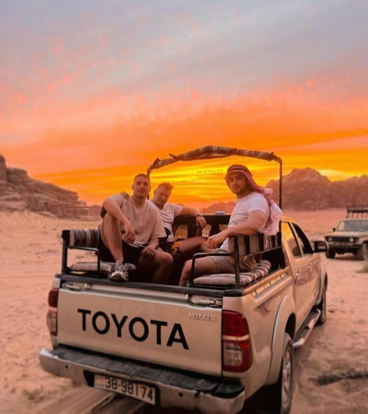 Saleem With Jeep Tour Apartment Wadi Rum Exterior photo