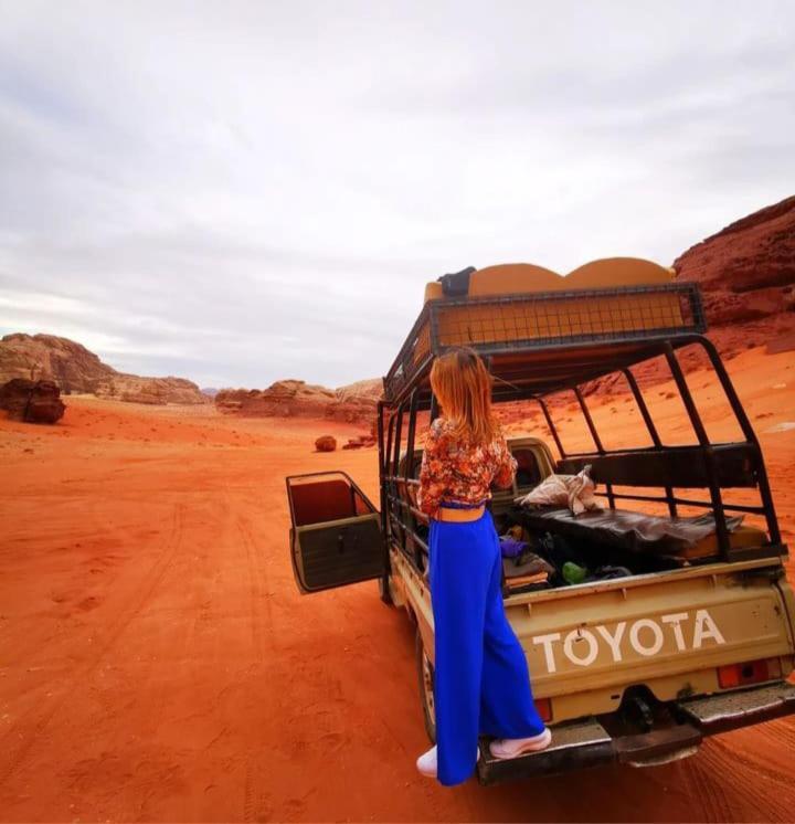 Saleem With Jeep Tour Apartment Wadi Rum Exterior photo